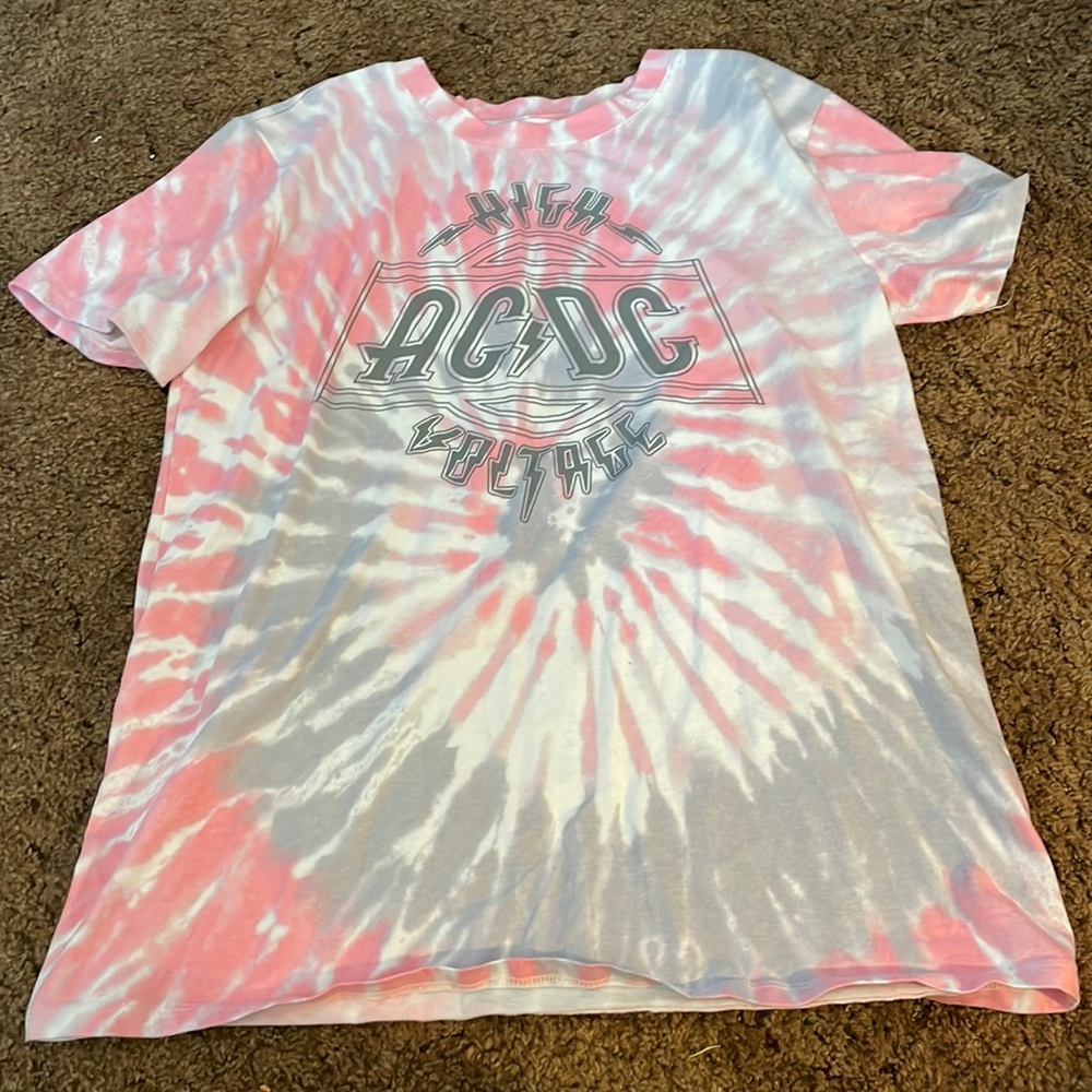 Tee